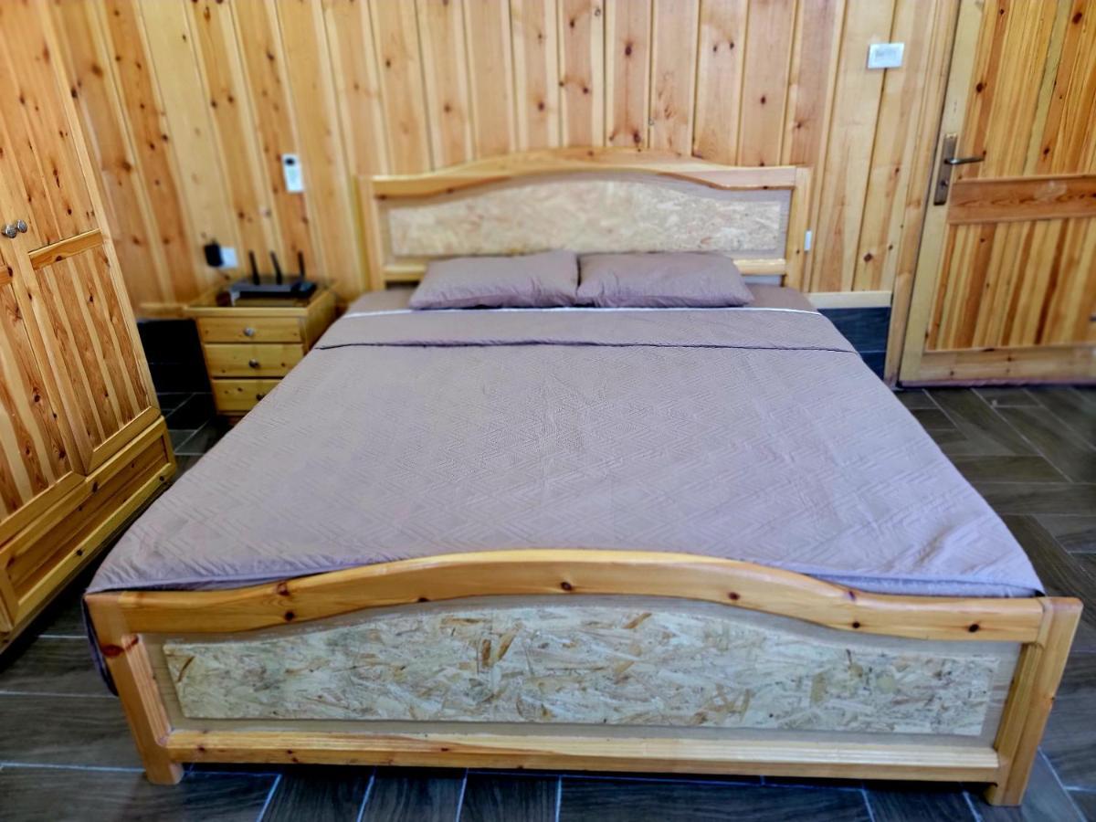 Atoom Lodge Džaraš Exteriér fotografie