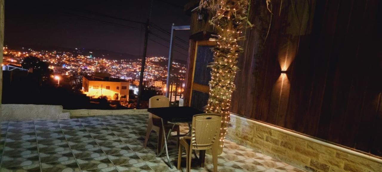 Atoom Lodge Džaraš Exteriér fotografie